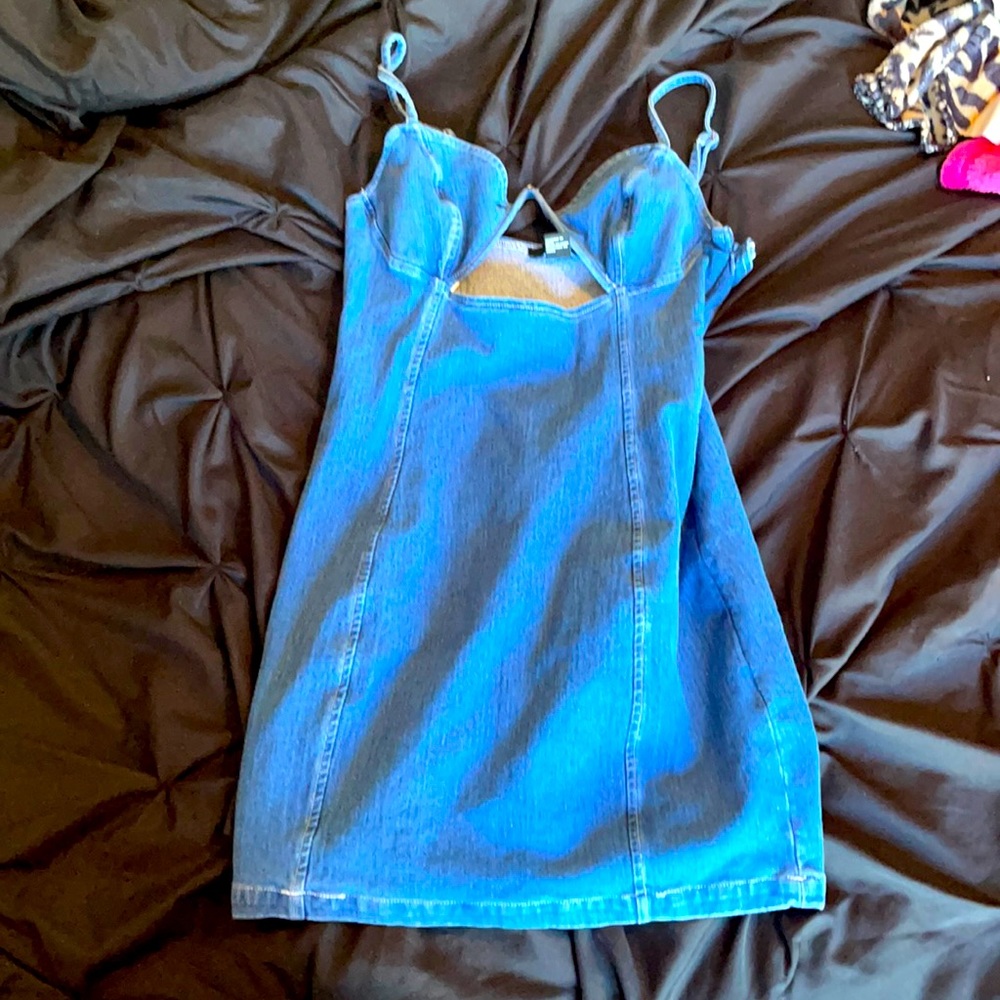 Super cute forever 21 dress!